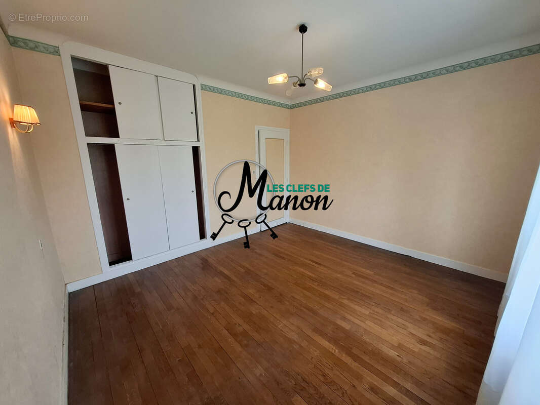 Maison à SAINT-SORNIN-LEULAC