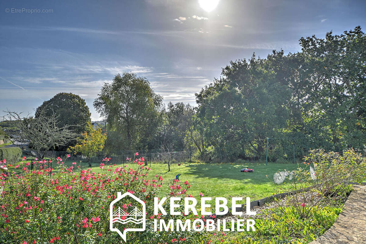Maison à LOGONNA-DAOULAS