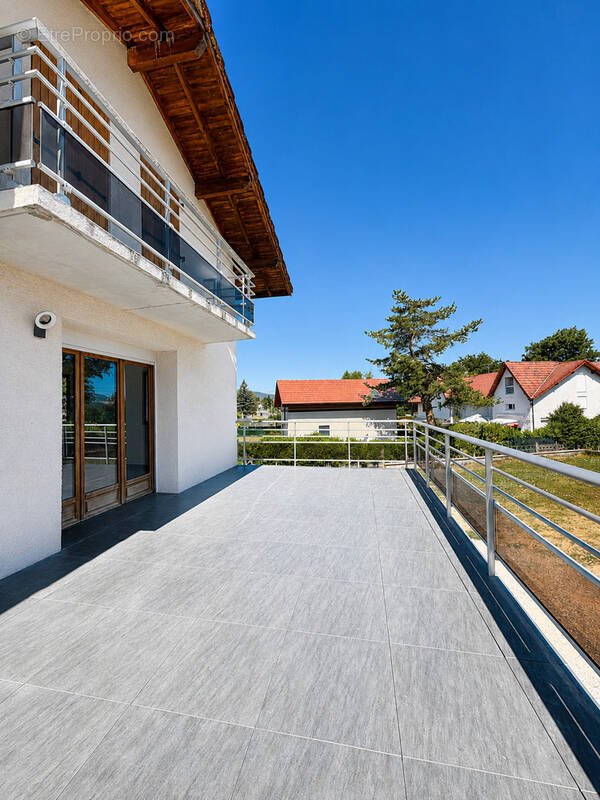 Maison à REIGNIER