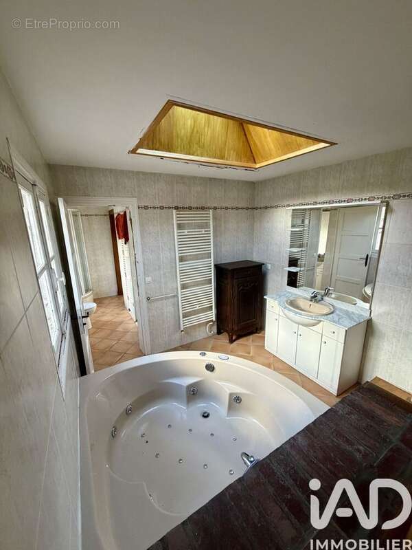 Maison 123 m² à Brechamps  - photo 9