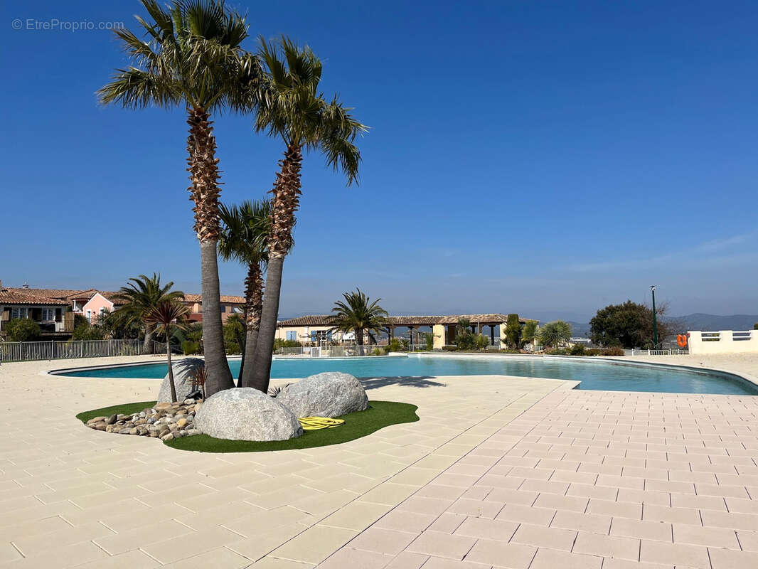 Maison à ROQUEBRUNE-SUR-ARGENS