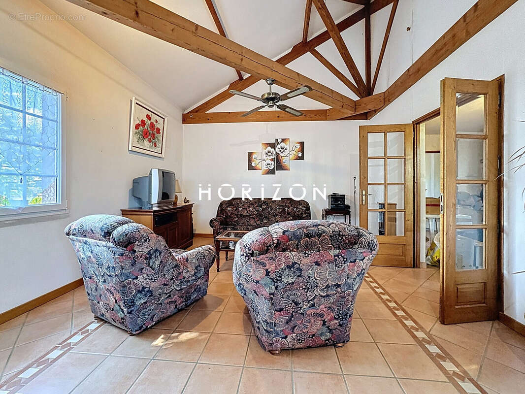 Maison 200 m² à Saint-Andre-Sur-Vieux-Jonc  - photo 6