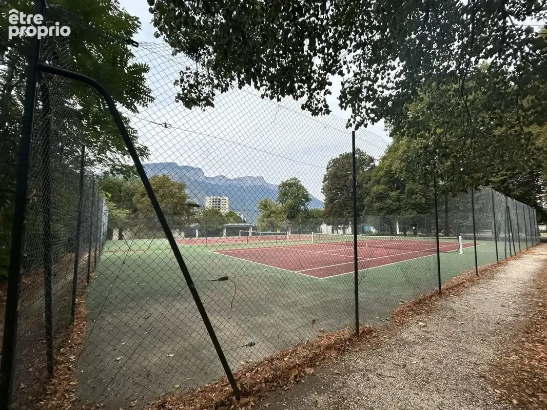 Saint Egrève Domaine Barnave - photo 11