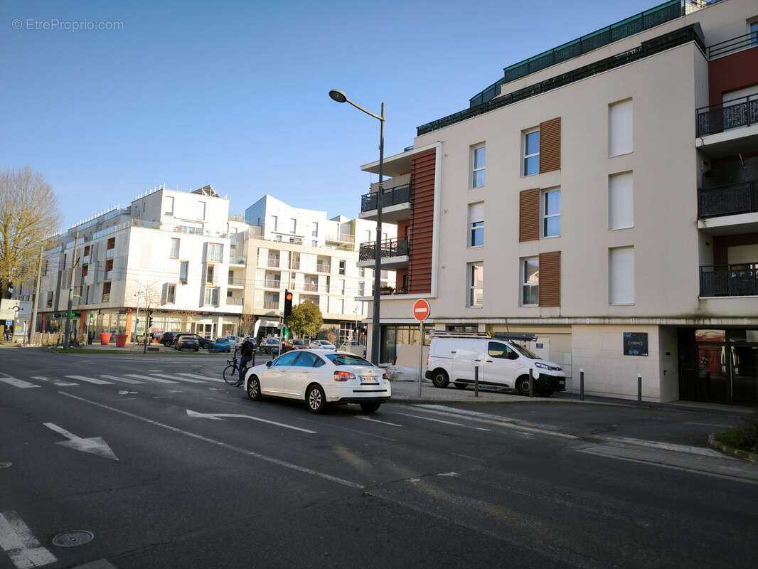 Commerce à JOUE-LES-TOURS