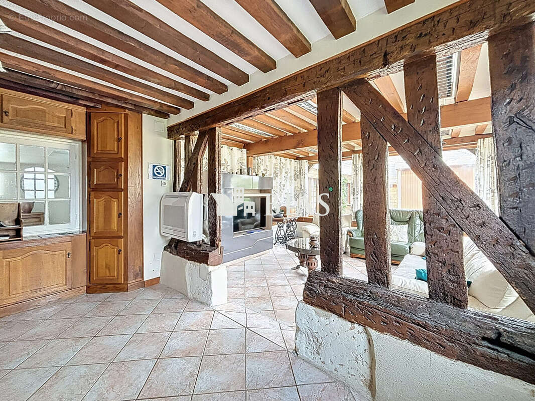 Maison à CROSVILLE-LA-VIEILLE