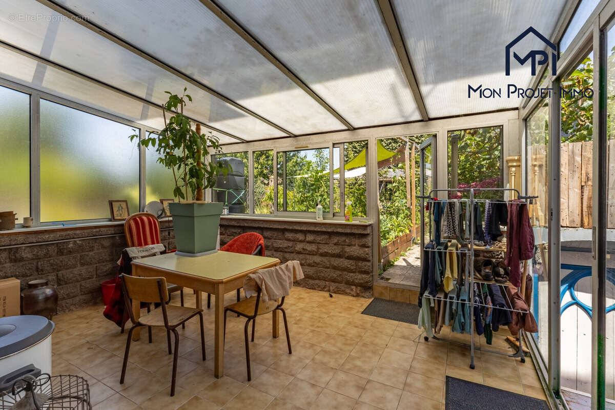 Maison 115 m² à Laval  - photo 9