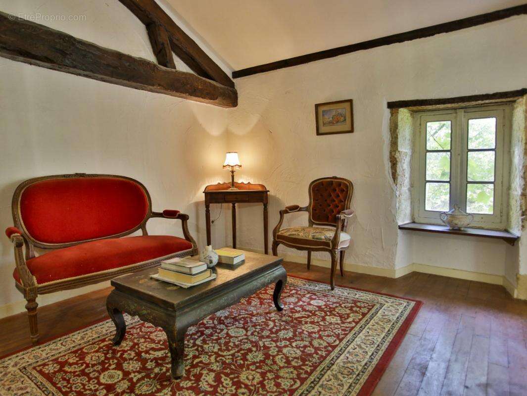 Maison à VIC-FEZENSAC