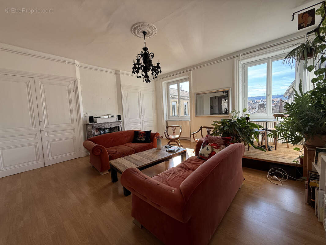 Appartement à SAINT-ETIENNE