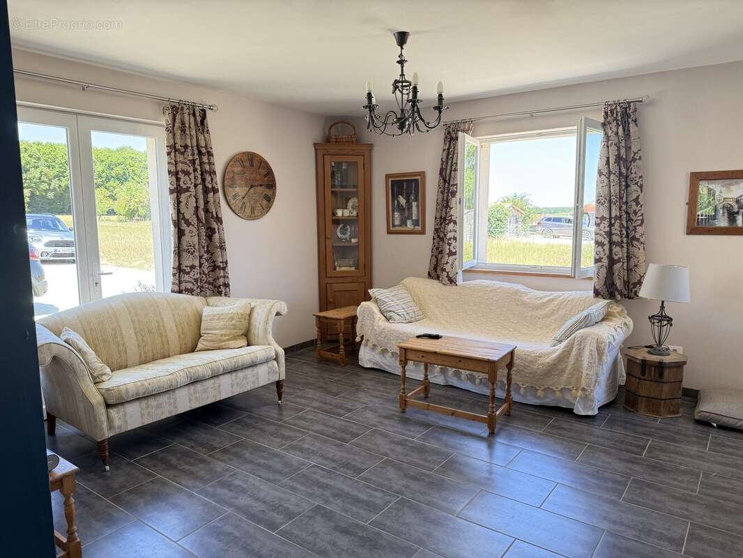 Maison à SAINT-FORT-SUR-GIRONDE