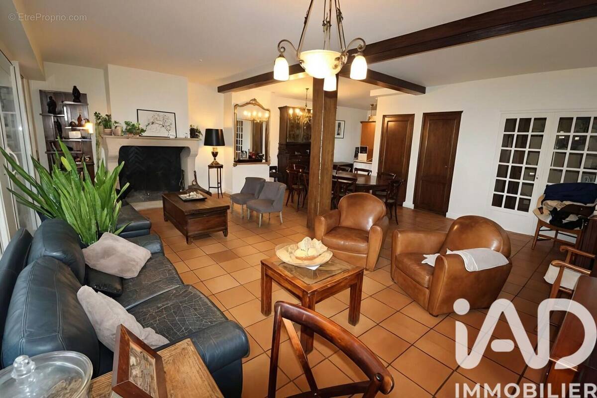 Photo 1 - Maison à VILLEJUIF