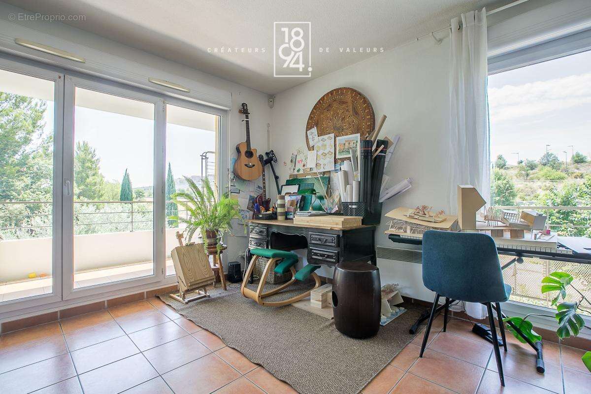 Appartement T3 à vendre Aix La Duranne (13100)  69 m²  Terrasse 14m2 I Parking - photo 4