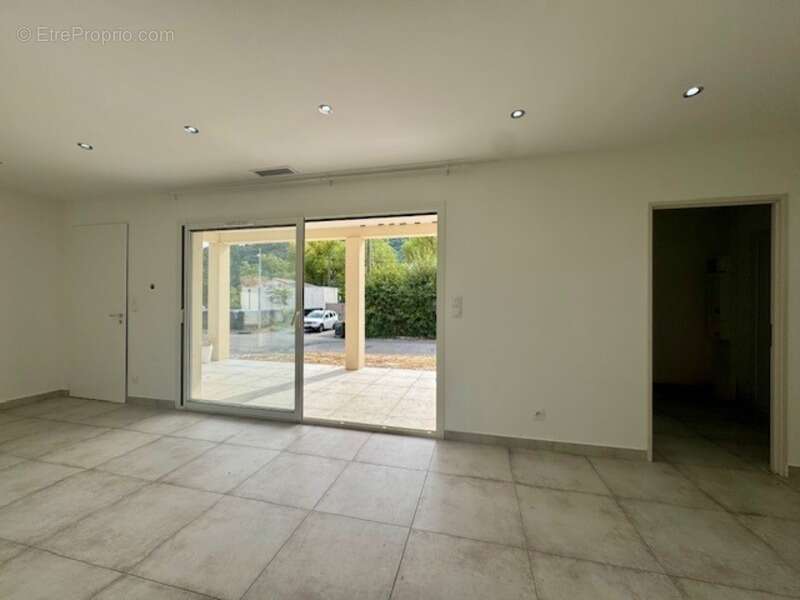 Maison à LES SALLES-DU-GARDON