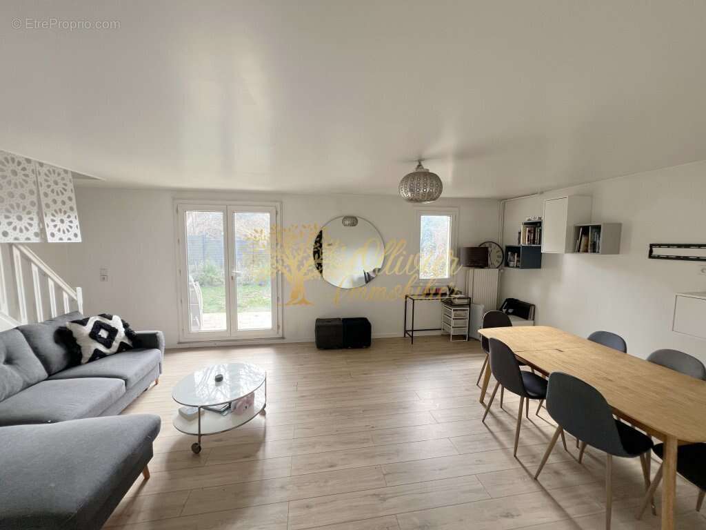 Maison à PONTAULT-COMBAULT