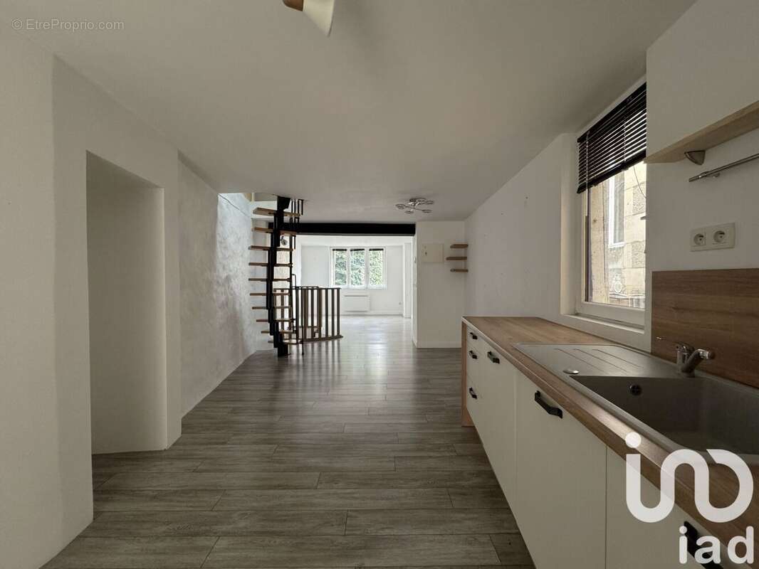 Photo 2 - Maison à POITIERS