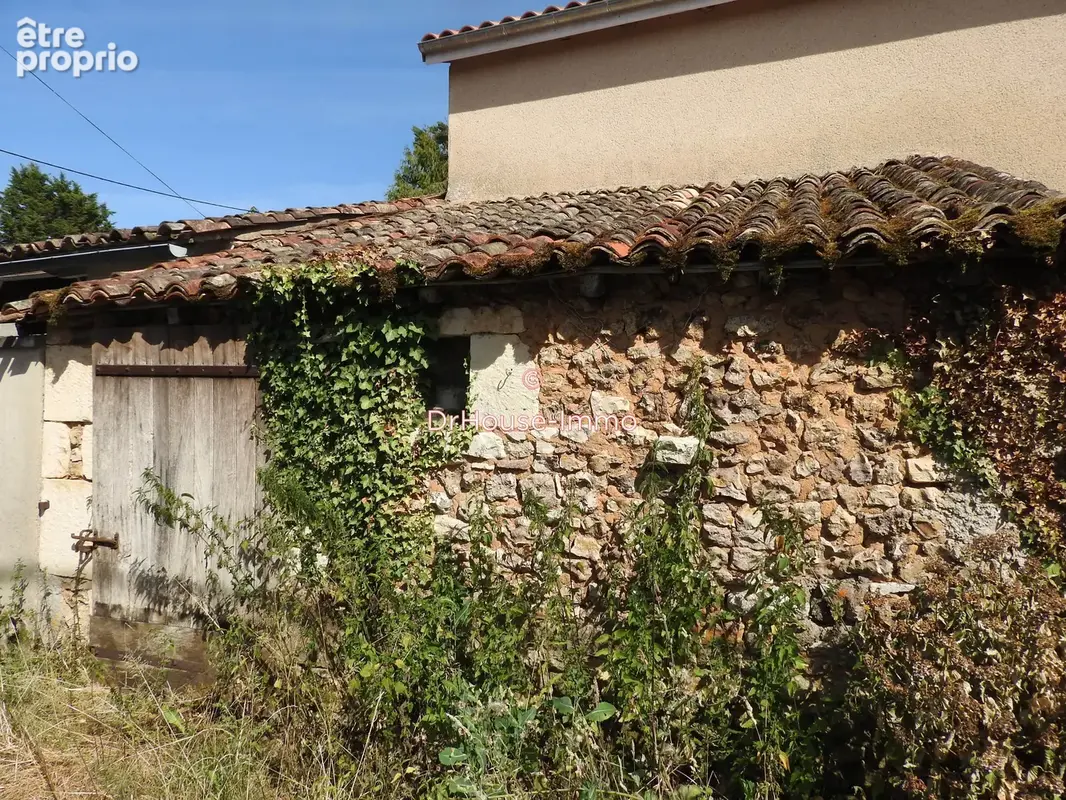 Maison 83 m² à Saint-Sauvant  - photo 5