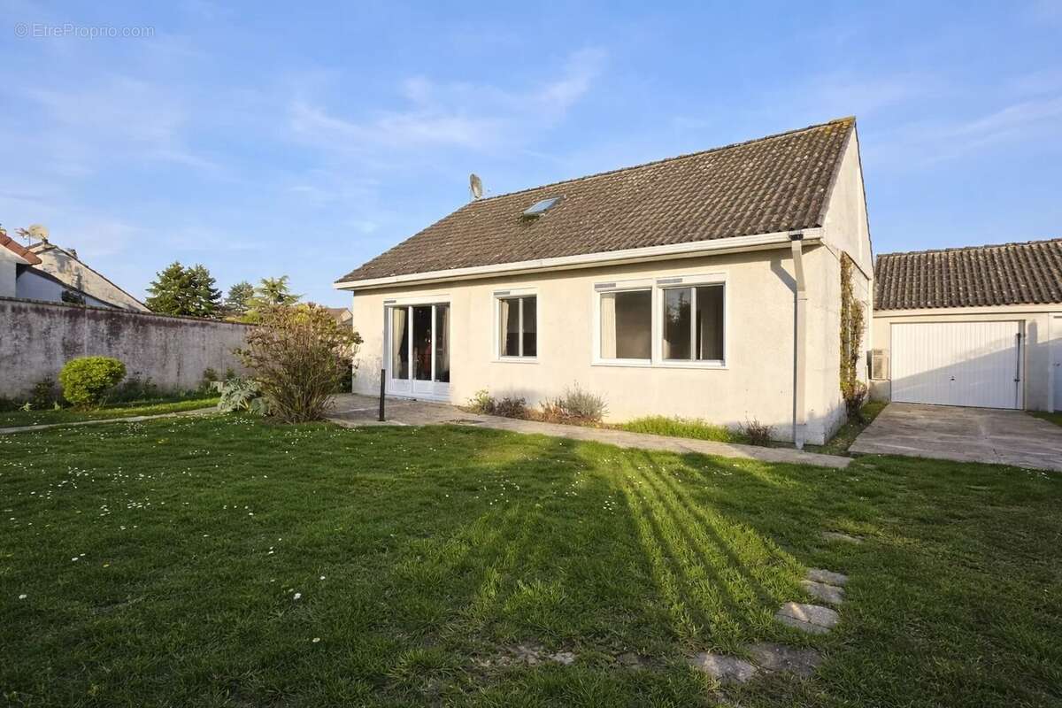 Maison à TOURNAN-EN-BRIE