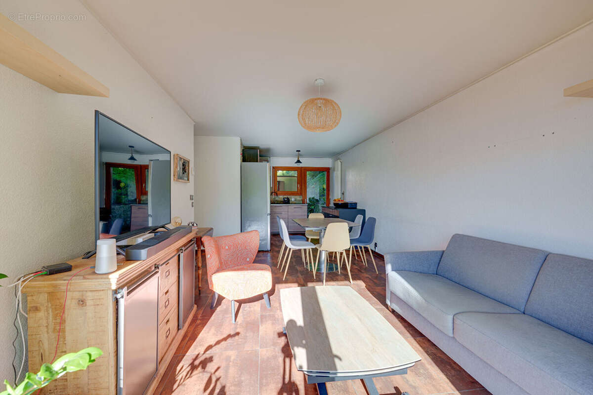 Appartement Evian Les Bains 3 pièces 61.10m² au calme avec vue lac et proche centre-ville - photo 4