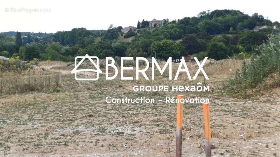 Terrain 510 m² à Touvre  - photo 3