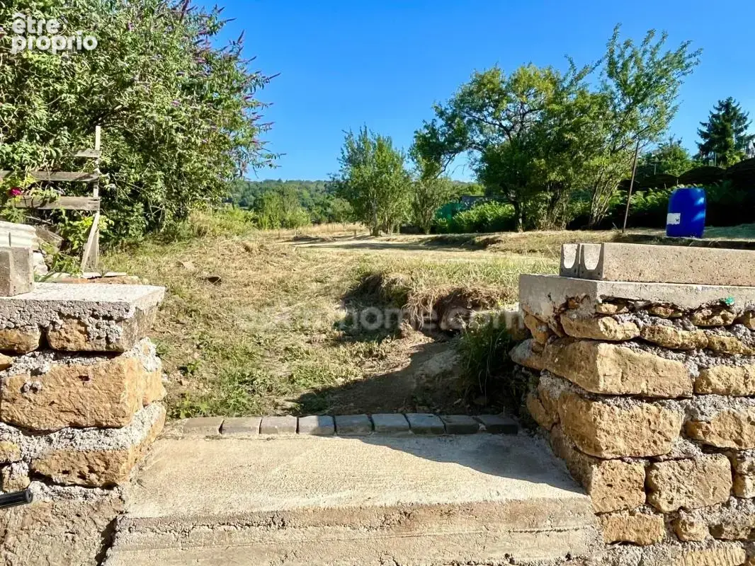 Maison familiale : 5 chambres, près de 80 m² de pièce de vie, une terrasse de 60 m² et un jardin de plus de 975 m² à Moulins-Sai - photo 16