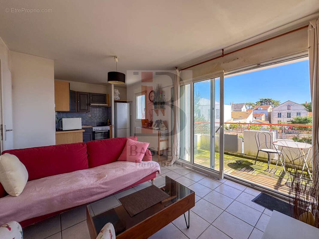 Appartement à FOURAS