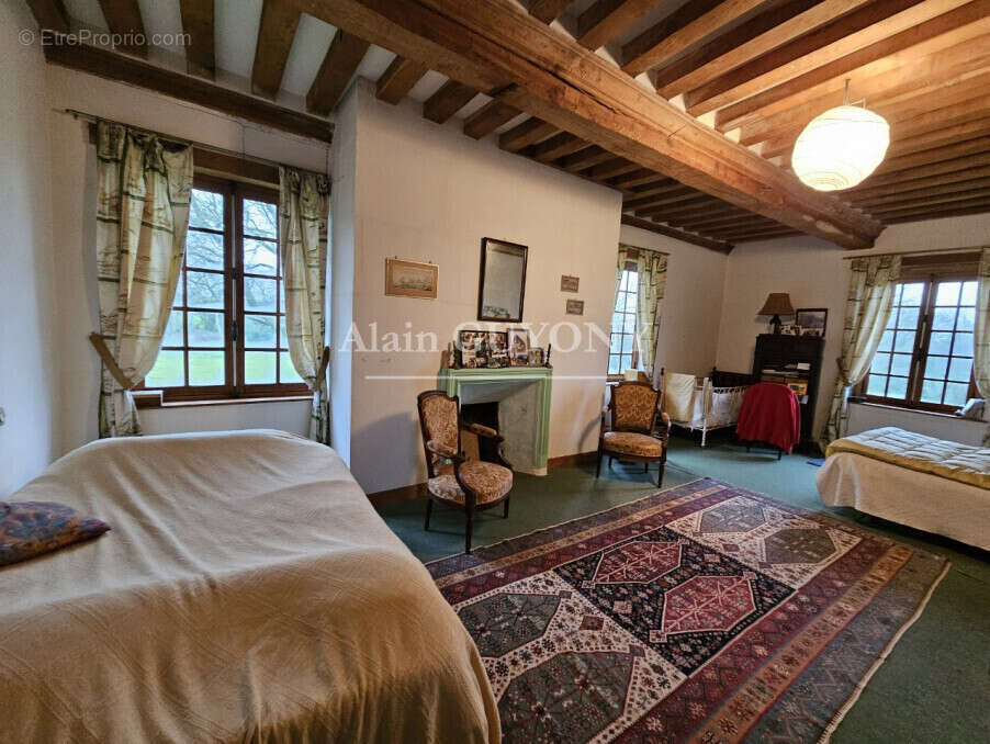 Maison à PONT-L&#039;EVEQUE