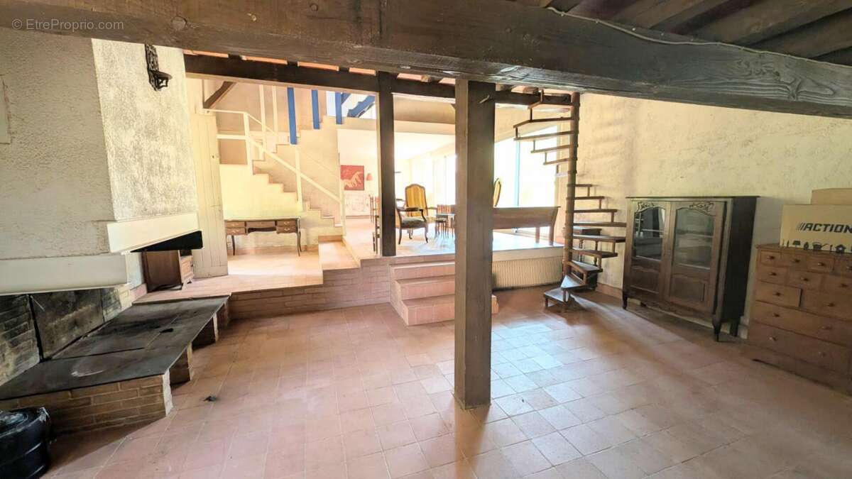 Longère atypique à faire revivre de 200m2 - photo 5