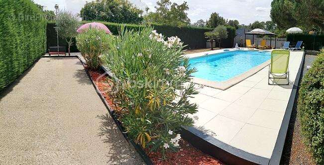 Maison à SAINT-EMILION