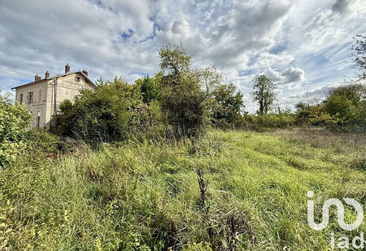 Photo 2 - Maison à JEUGNY