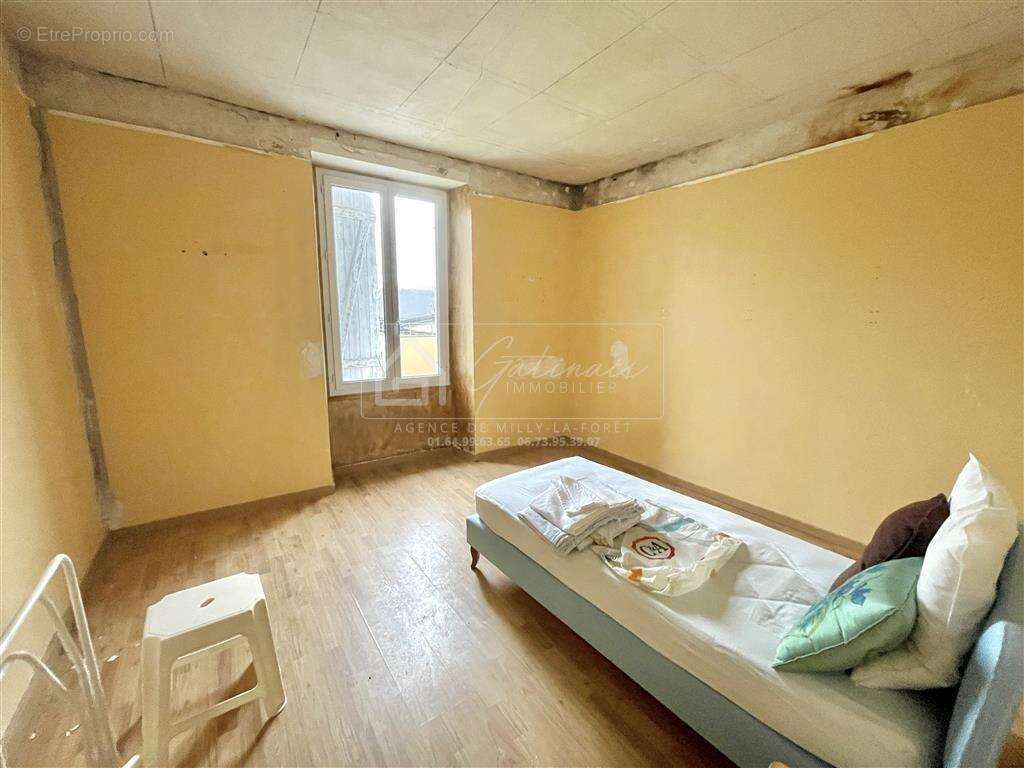 Maison à MILLY-LA-FORET