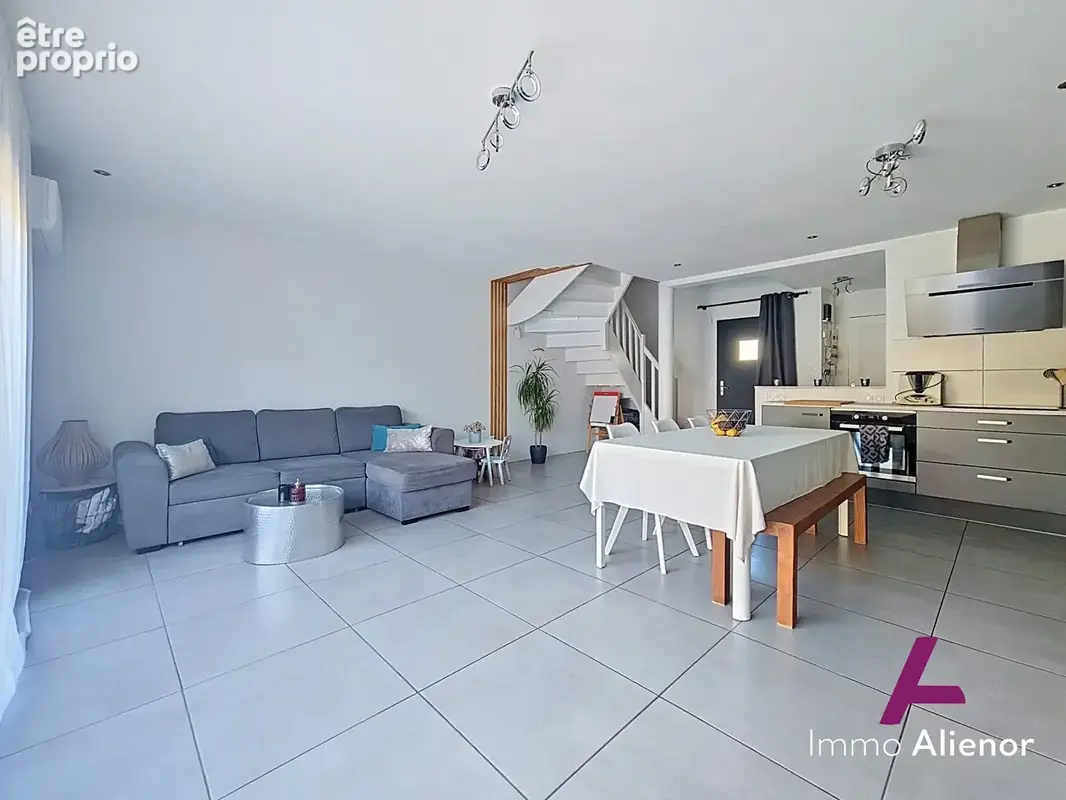 Maison 4 pièces 86 m² à vendre à Le Barp (33114) - photo 4