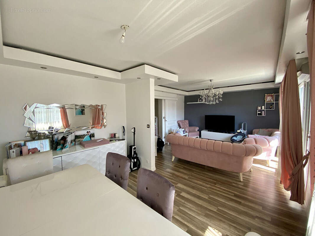 Appartement à VAULX-EN-VELIN