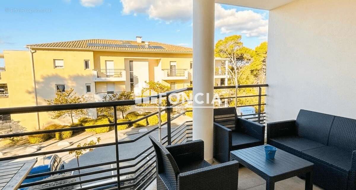 Appartement à ROQUEBRUNE-SUR-ARGENS