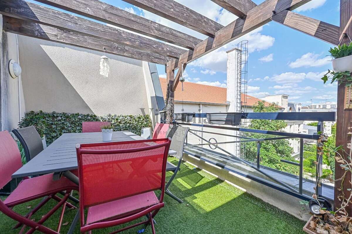 Appartement à CHARENTON-LE-PONT