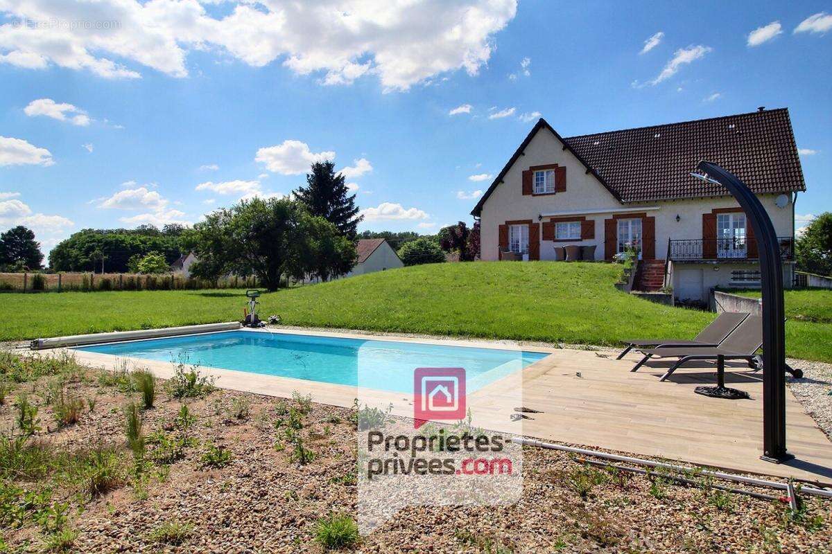 1h15 de paris - a vendre spacieuse maison 8 pieces, sous-sol, piscine, terrain 4350  m² - photo 2