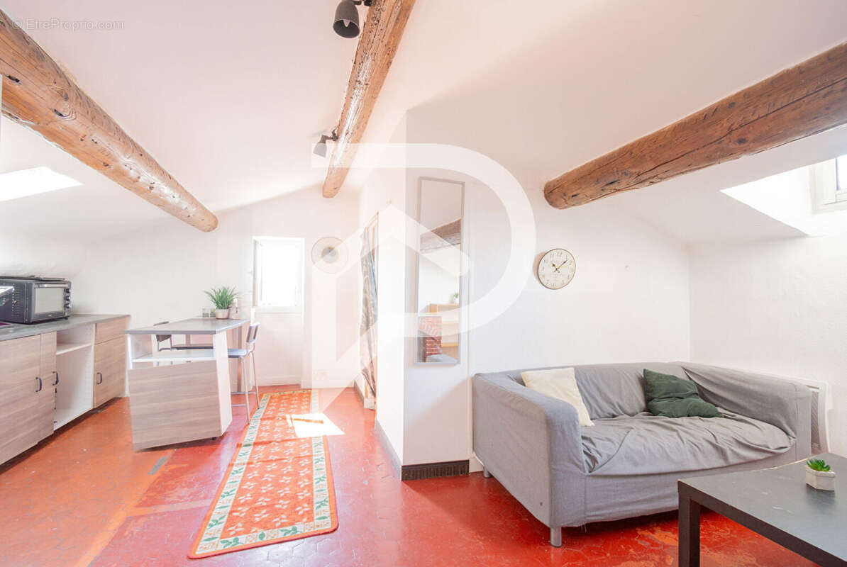 Appartement à MARSEILLE-5E