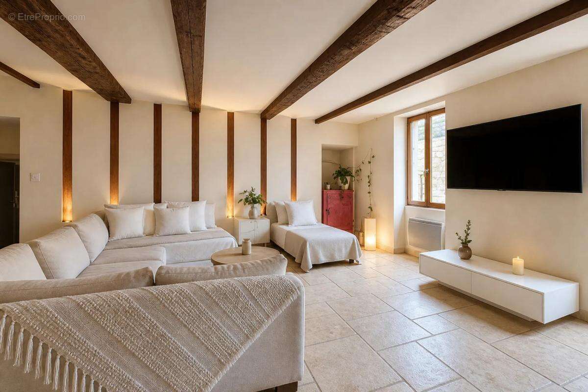 Appartement à PEILLE