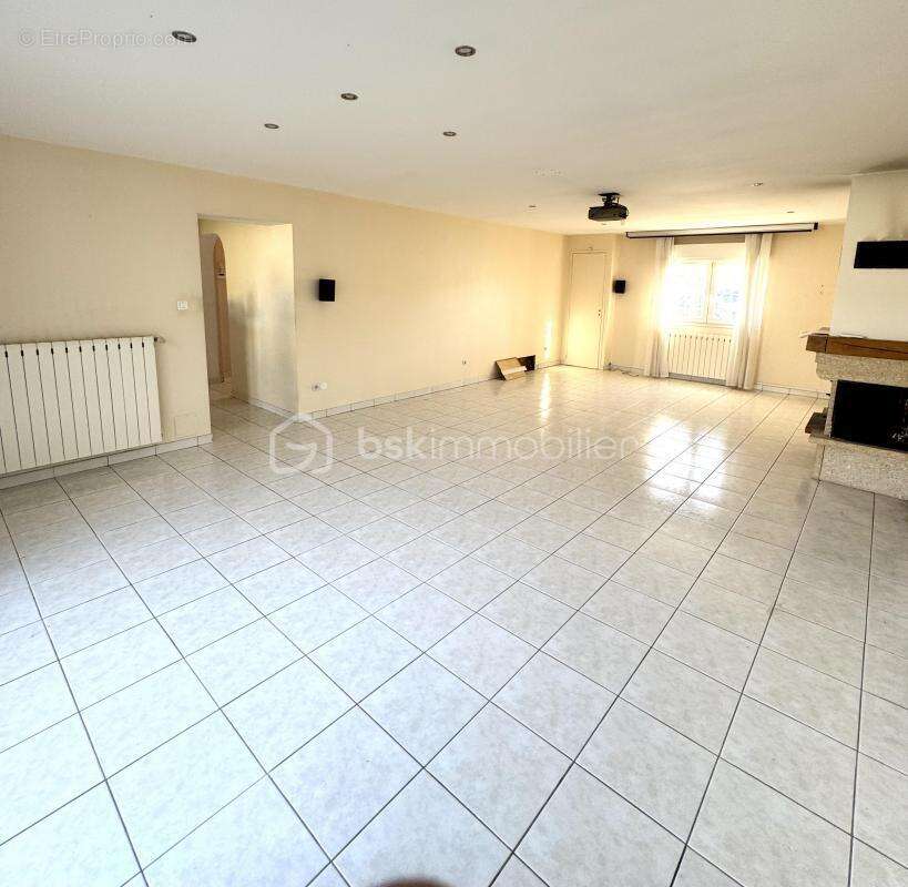 Maison à LIGNAN-SUR-ORB