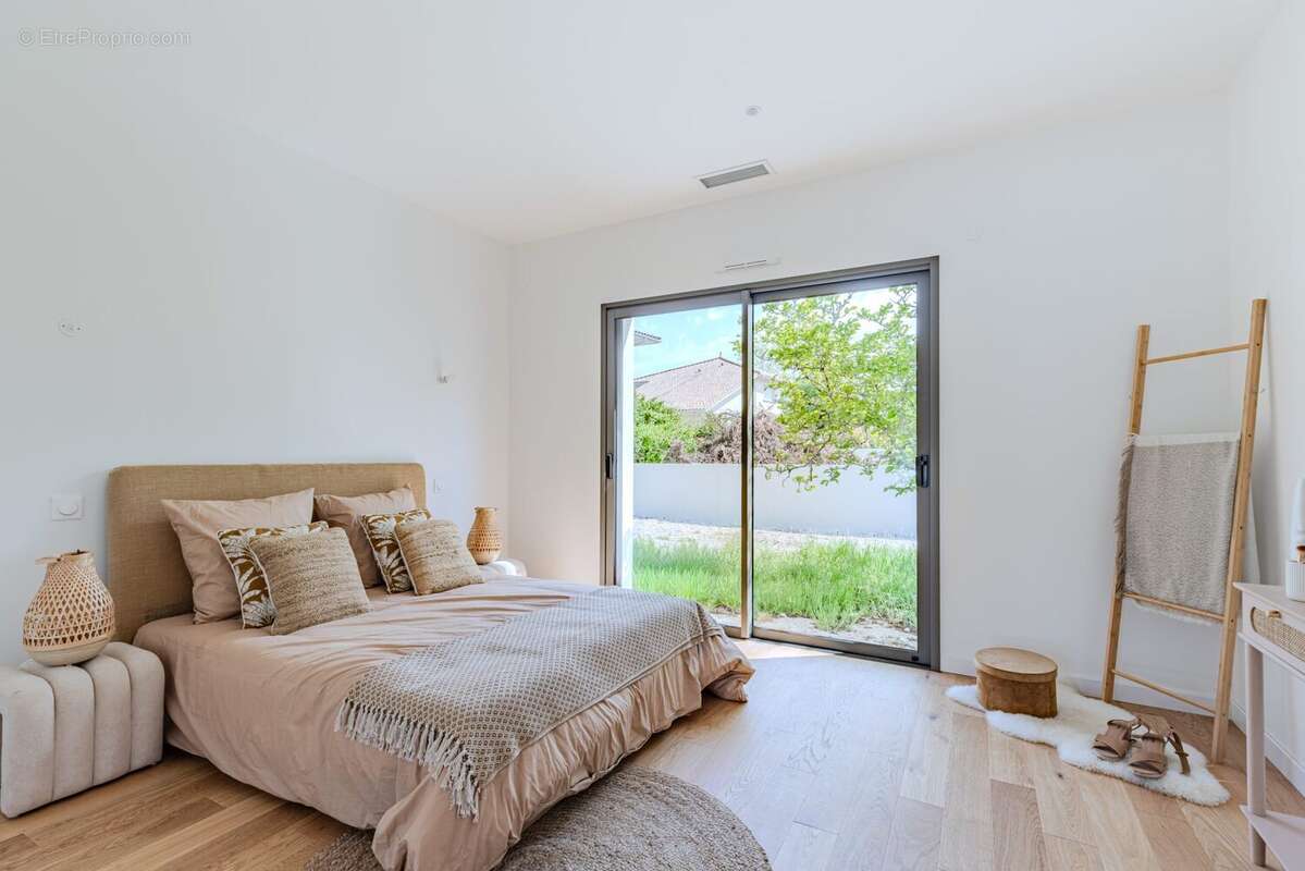 Maison 127 m² à Merignac  - photo 9