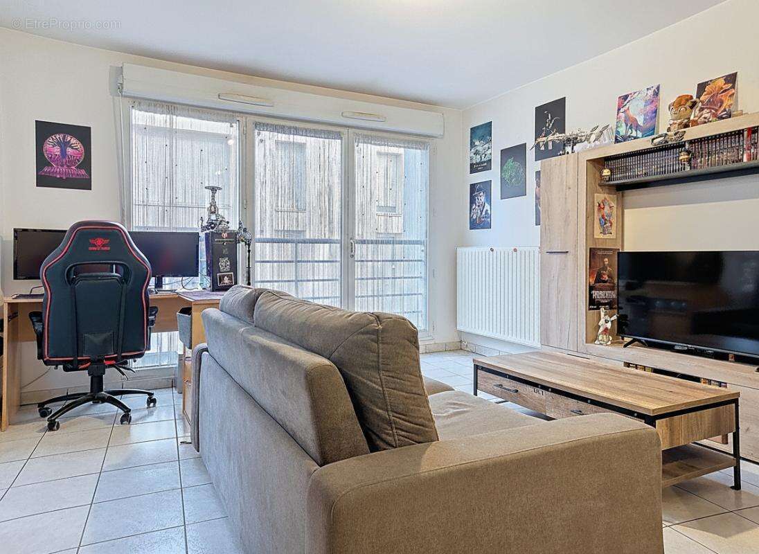 Appartement à MEYZIEU