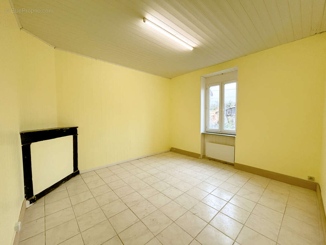 Maison à COMMENTRY