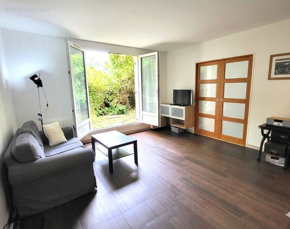 Appartement à NEAUPHLE-LE-CHATEAU