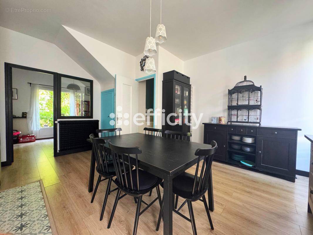 Appartement à MAISONS-ALFORT