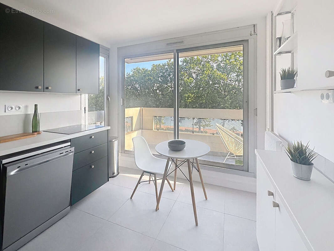 Appartement 3 pièces entièrement rénové avec vue seine - photo 5