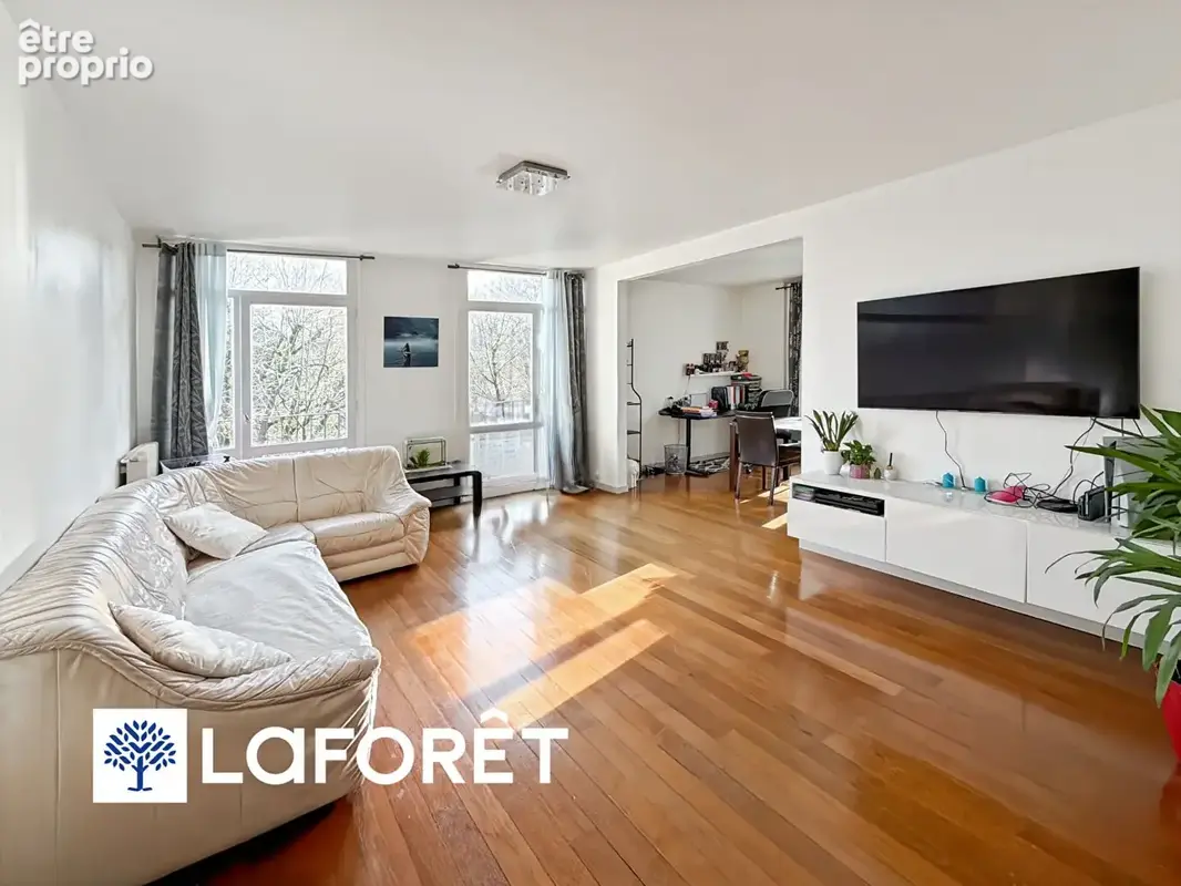 Photo Appartement à Ris-Orangis au prix de 160 560€