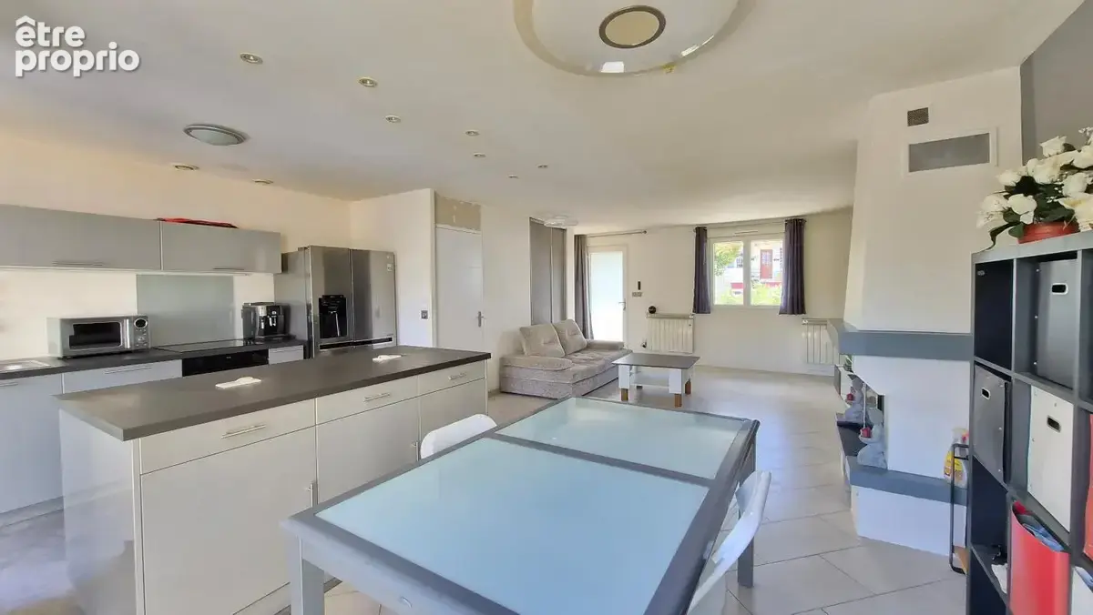 T7 de 137.5 m², vie de plain pied, terrain 735 m², garage - photo 5