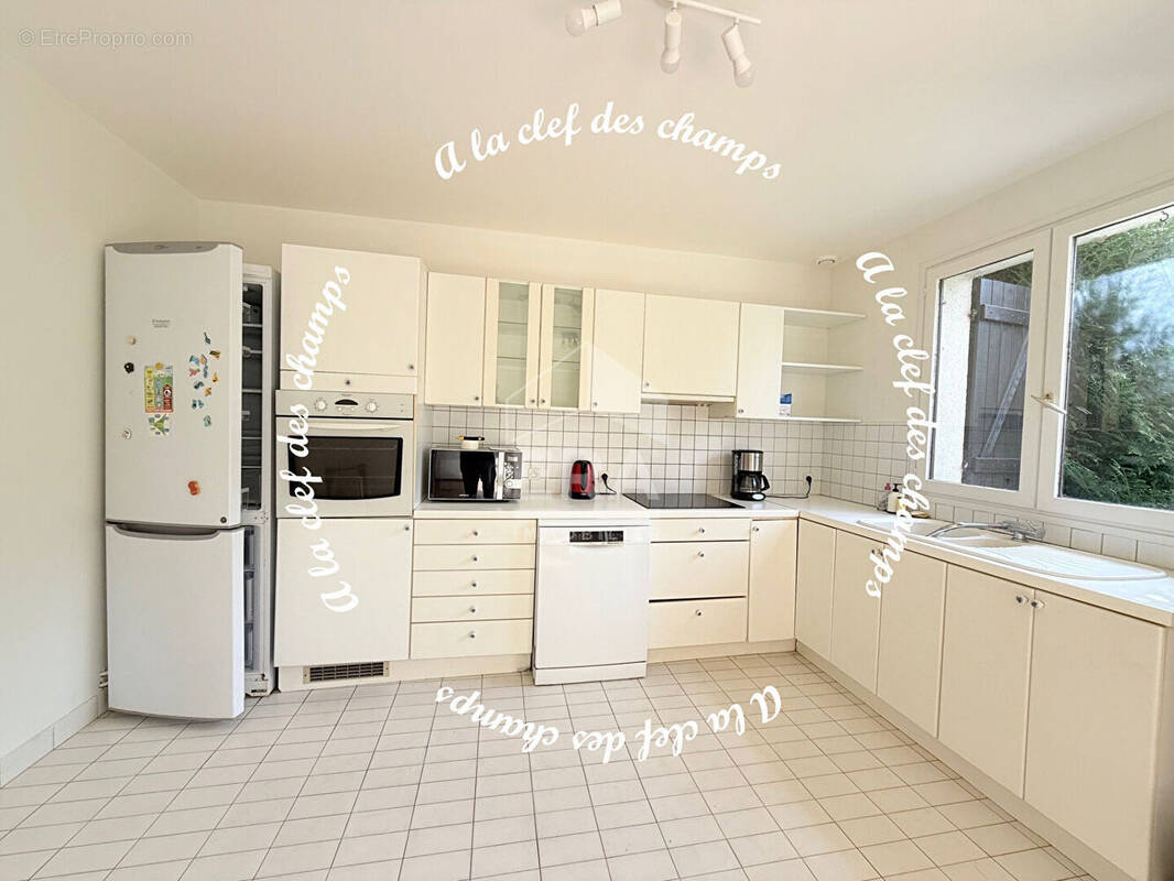 Maison à BURES-SUR-YVETTE