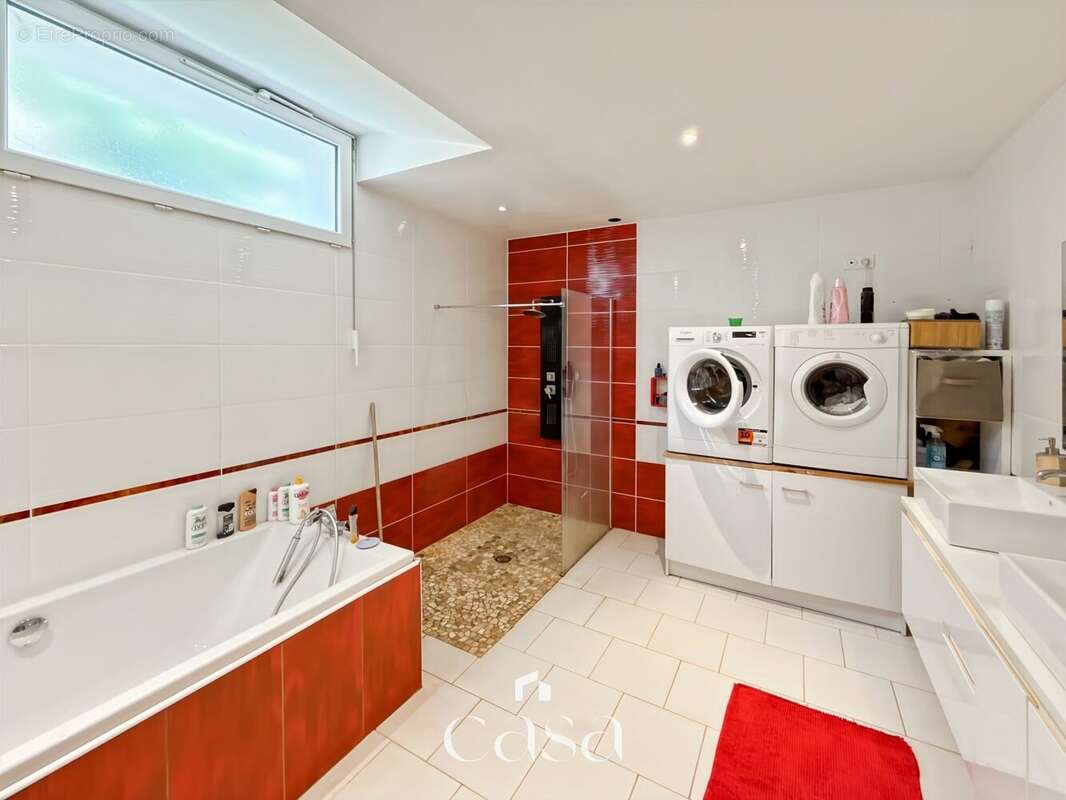 Maison 196 m² à Morteaux-Couliboeuf  - photo 7