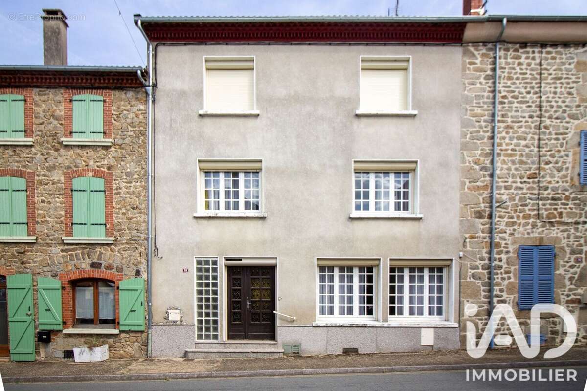 Maison 215 m² à Tours-Sur-Meymont  - photo 2