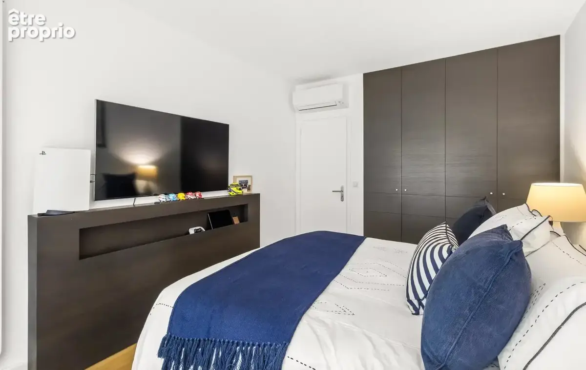 Appartement 4 pièces d’angle et traversant – Rénové avec élégance, grande terrasse et vue dégagée - photo 9