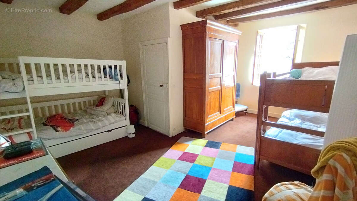 Maison à YZEURES-SUR-CREUSE